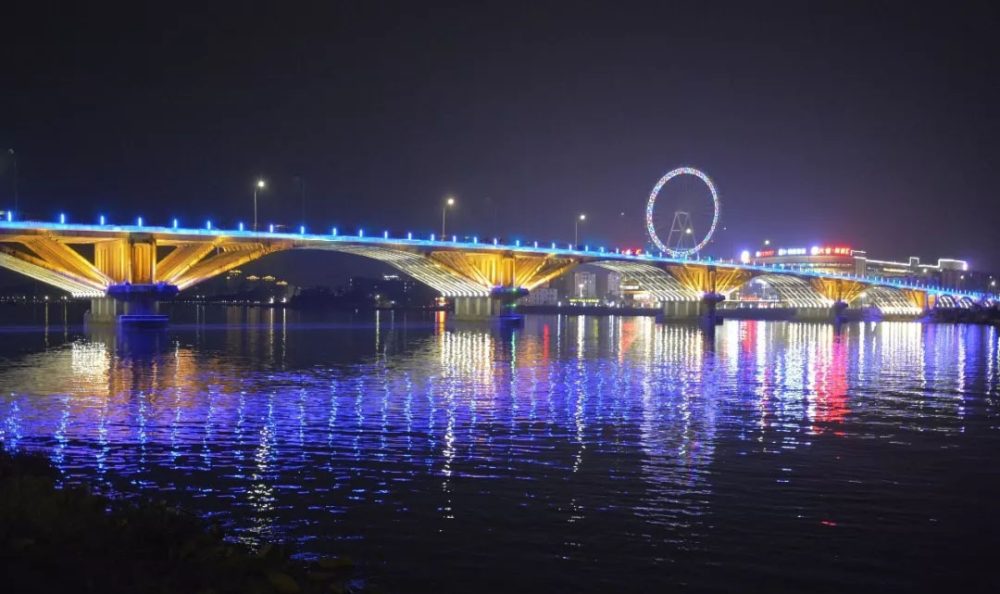 2.jpg 商業建筑亮化設計的核心要素是什么?